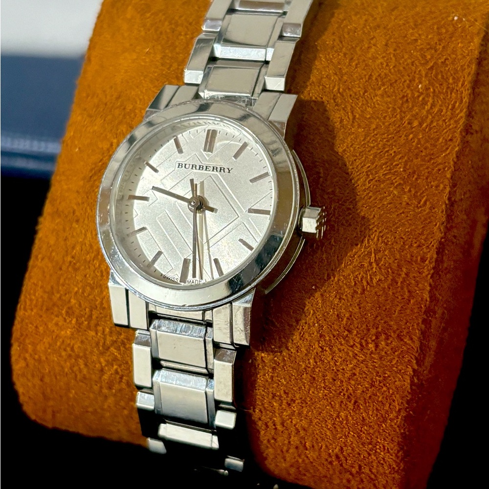 Burberry BU 9200, 28mm watch